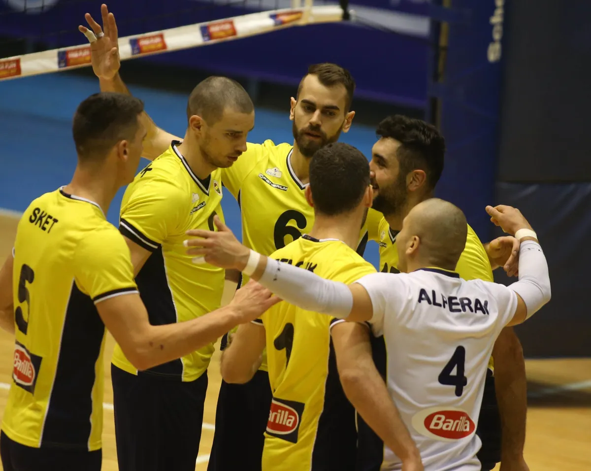 Fenerbahçe CEV Cup Erkeklerde Bulgar Levski Sofya'yı deplasmanda 3-0 Yenerek Avantaj Sağladı