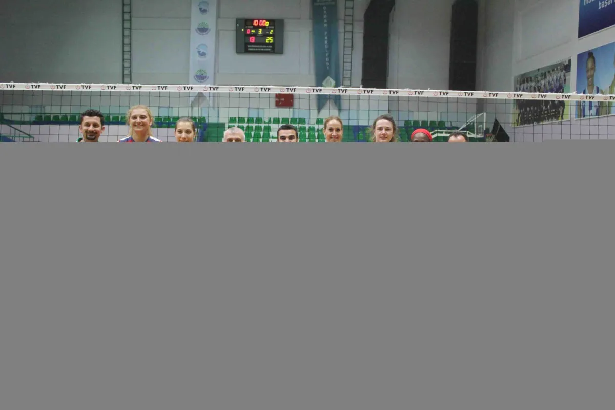 Nilüfer Belediyespor, Sarıyer'i Evinde Yendi: 3-0