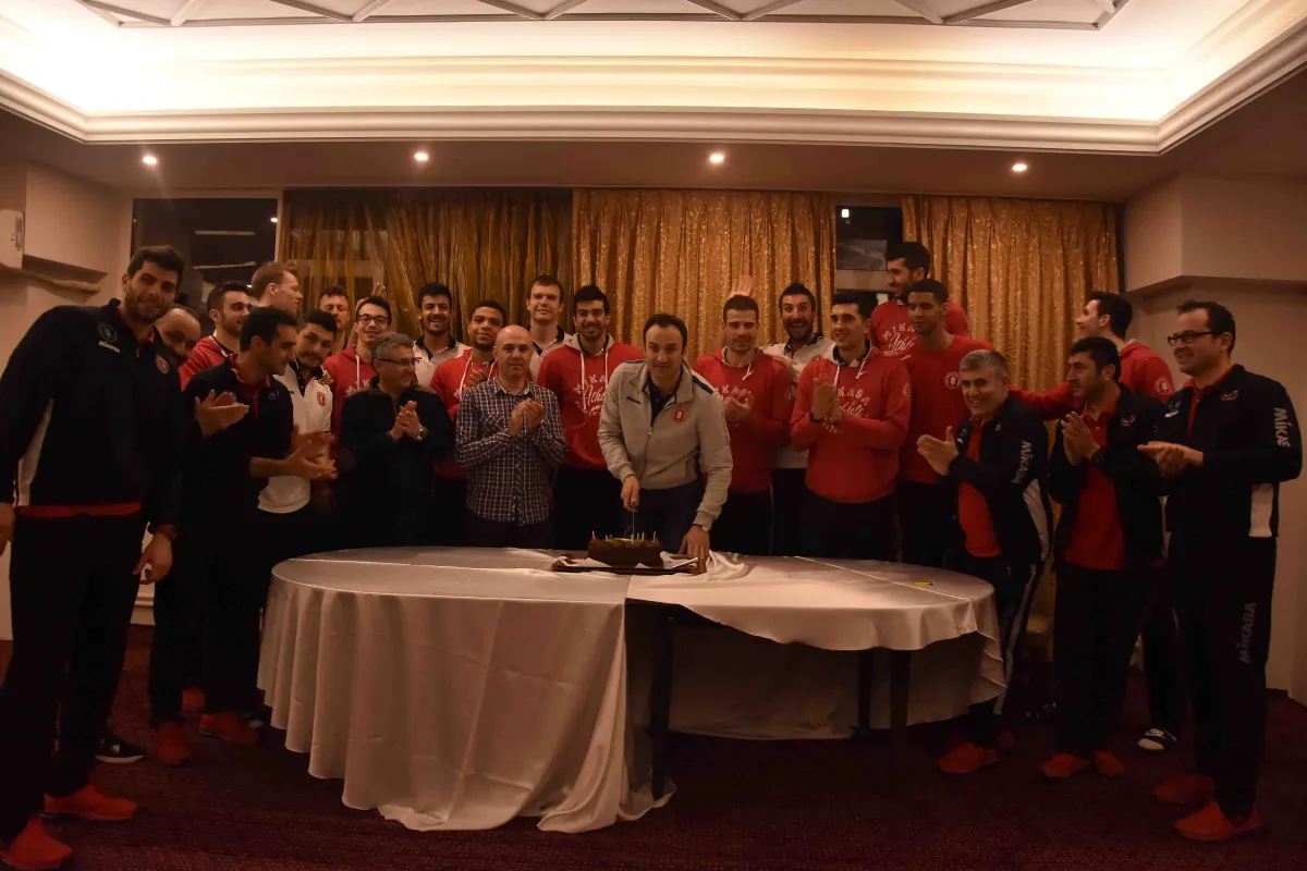Ziraat Bankası Genel Sportif Direktörü Barış Hamaz’a Doğum Günü Sürprizi