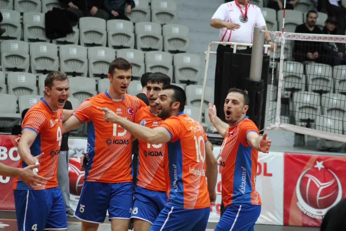İstanbul BŞB , Beşiktaş'ı Sahasında 3-1 Yendi ve Play Off Umudunu Sürdürdü