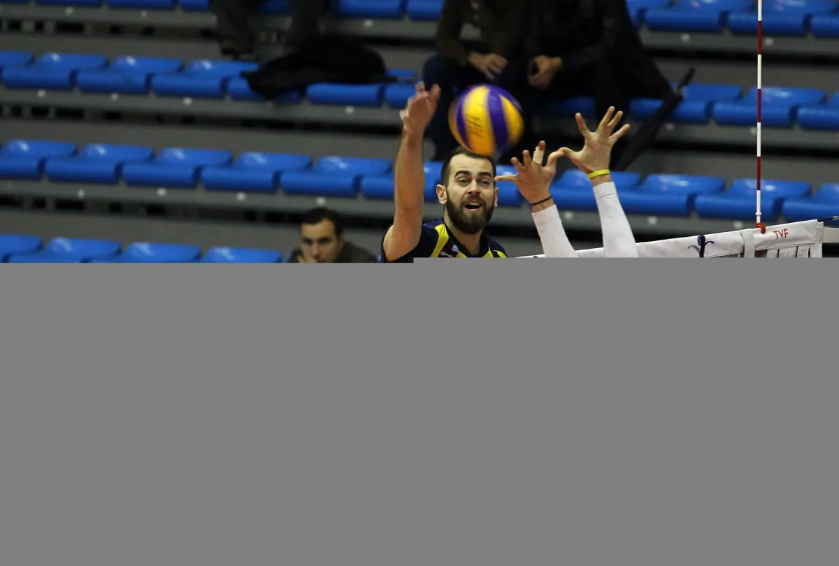 Fenerbahçe Beşiktaş'ı 3-1 Yendi Lider Oldu