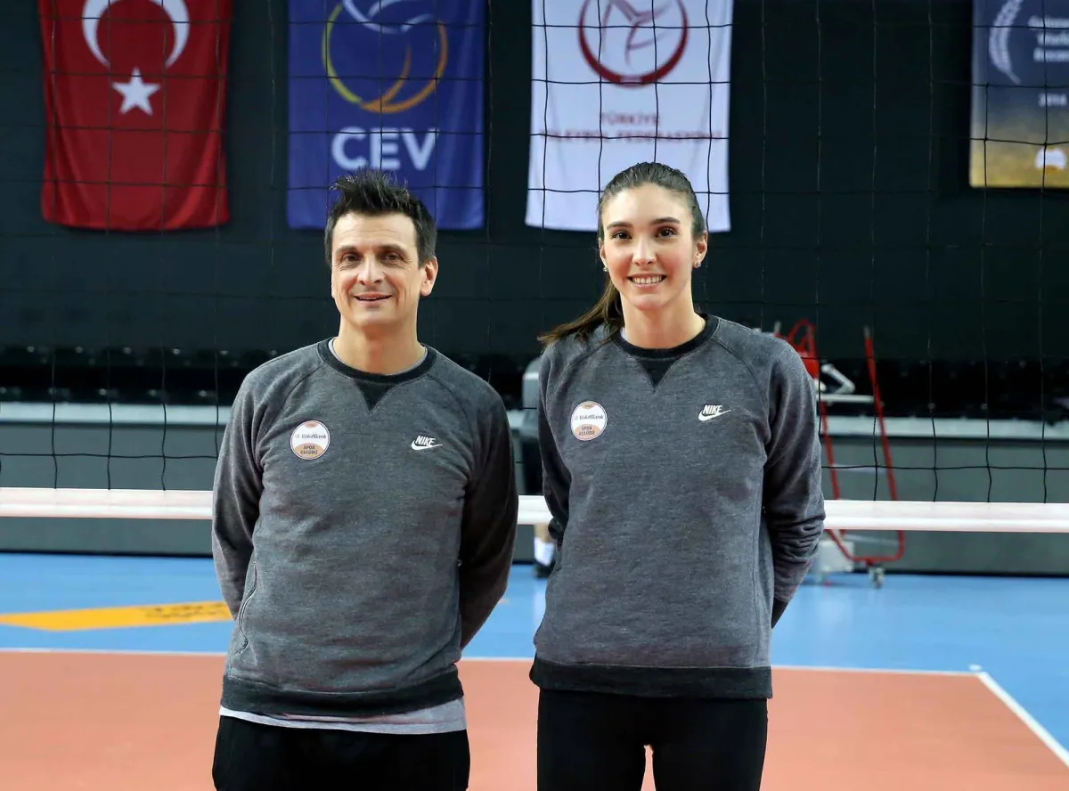 VakıfBank Çeyrek Final İçin Eczacıbaşı VitrA Karşısında