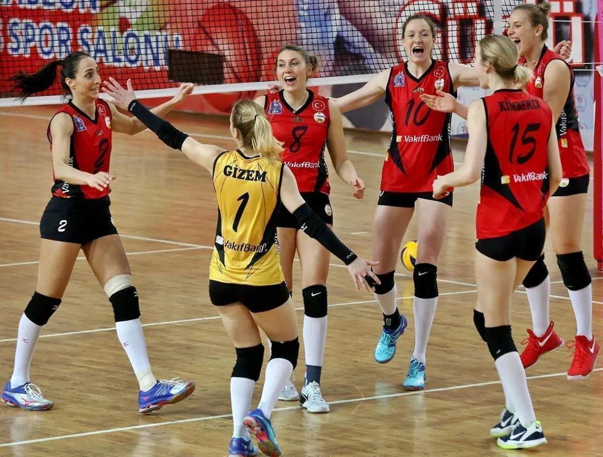 Vakıfbank 18'de 18 Yaptı ve Namağlup Liderliğini sürdürdü