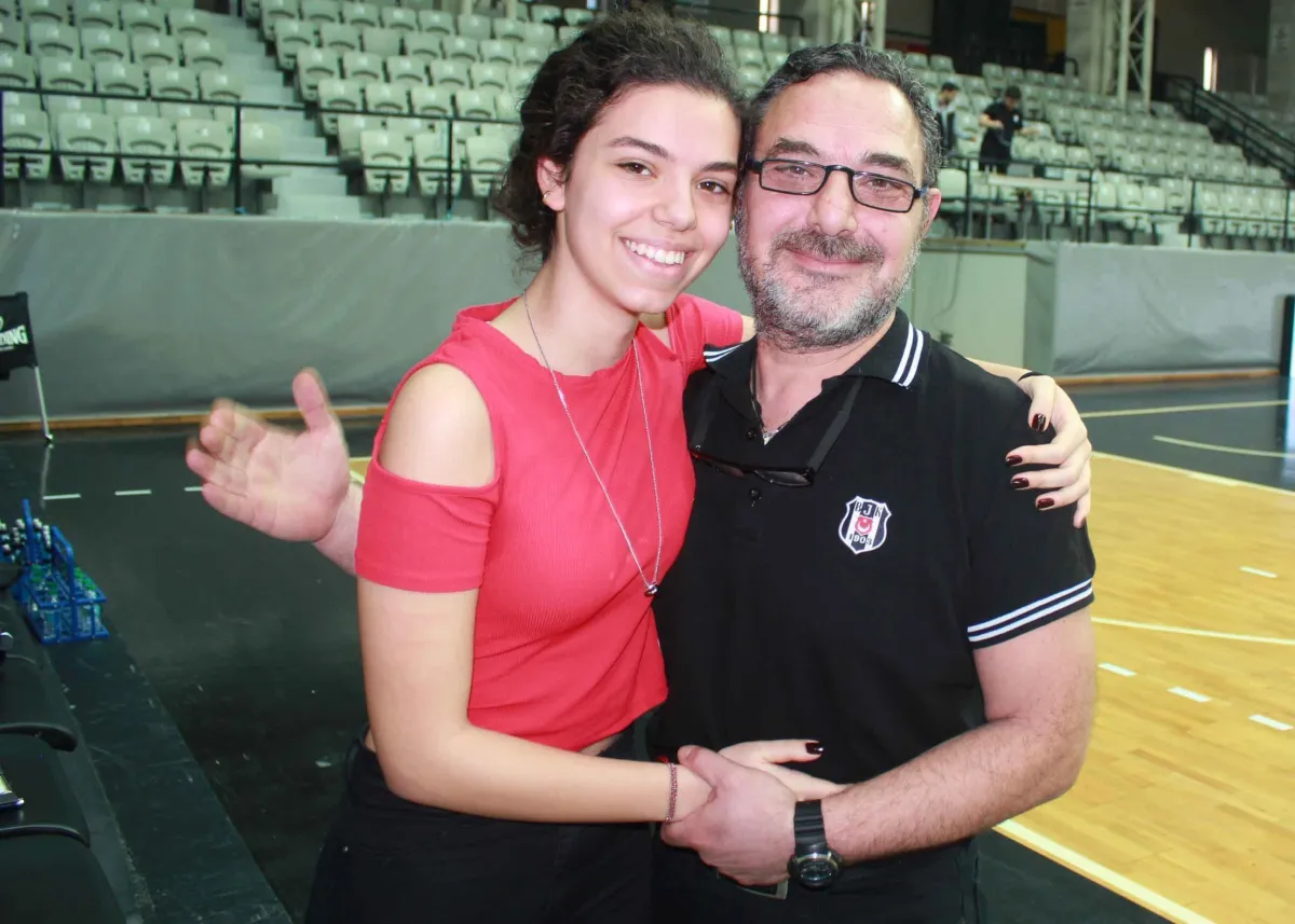 Baba-Kız Menküerlerin Mutluluğu
