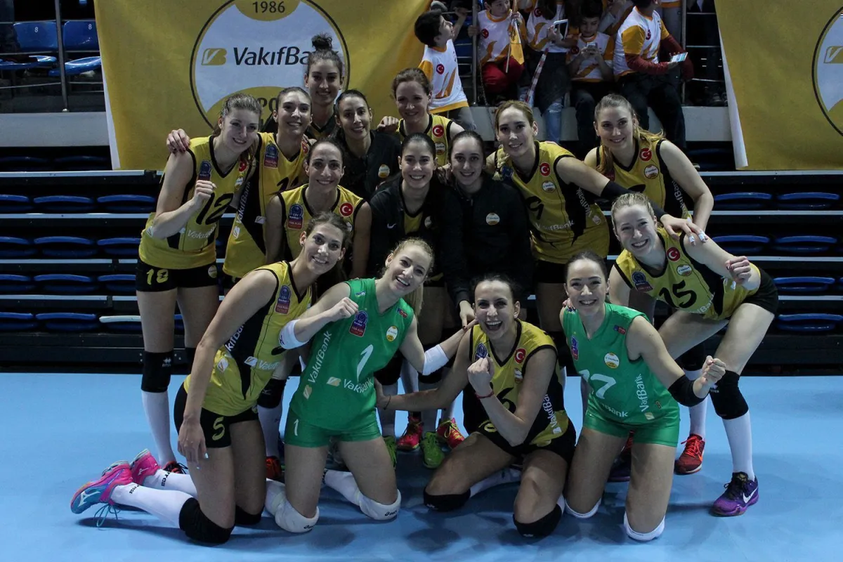 Vakıfbank CEV Deniz Bank Şampiyonlar Ligi  maçı için Zürih'te 4'lü Final İçin Fileye Yükselecek