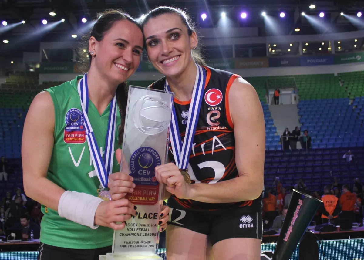 İki Veda Tek Jübile.. Esra ve Gülden Birlikte Jübile Yapıyorlar