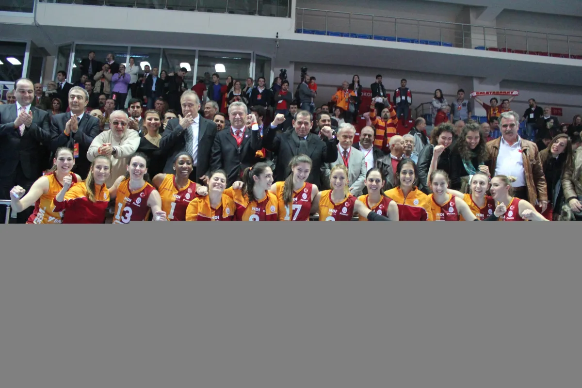 Galatasaray Daikin CEV Cup Finali İlk maçında Rus Krasnodar'ı 3-2 mağlup ederek bir adım öne geçti