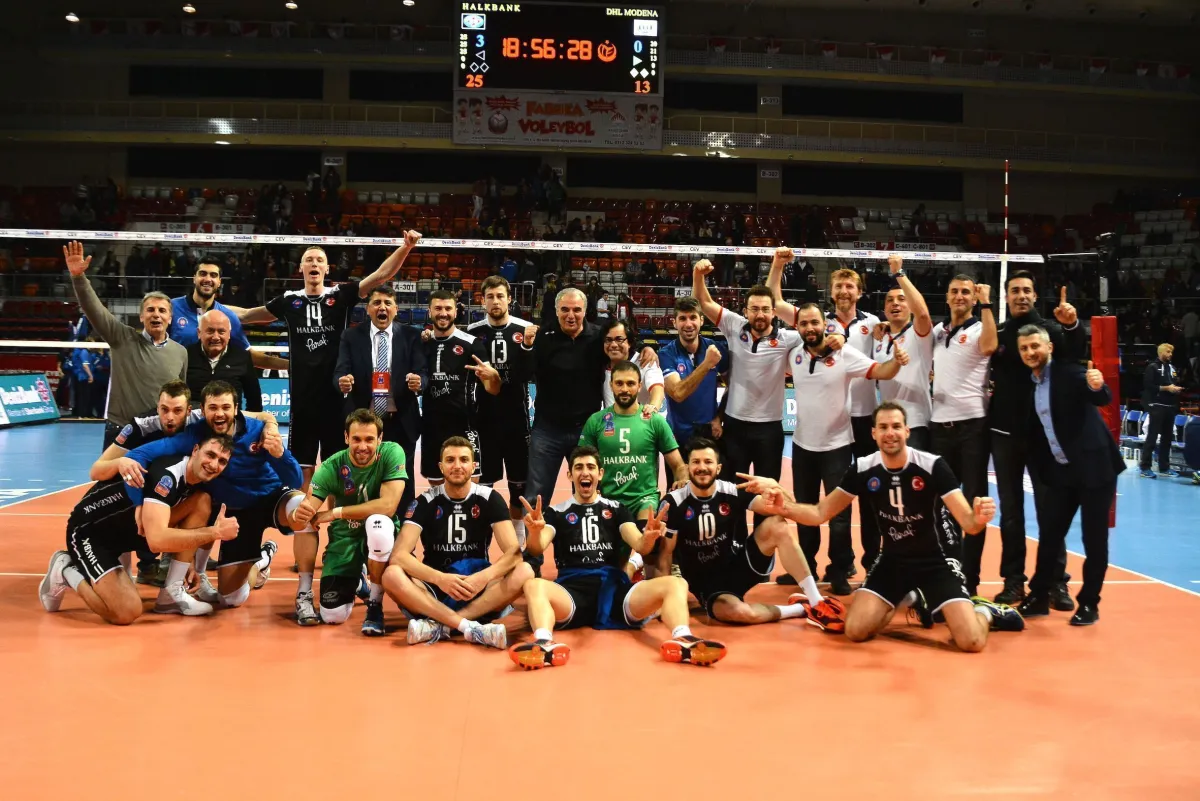 Halkbank 6'lı Play Off'u Araladı