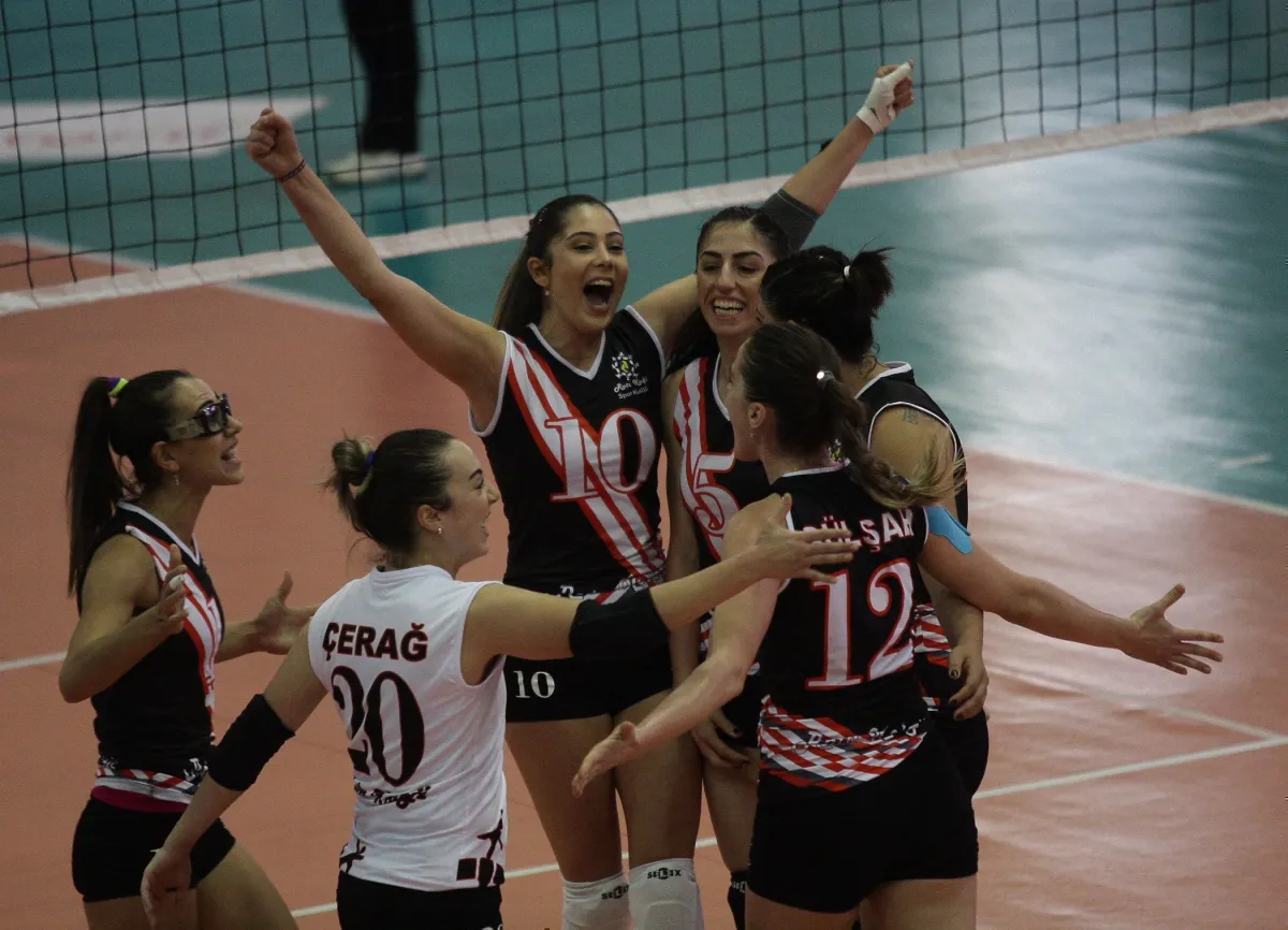 Rota Koleji Manisa BŞB'ye İlk Yenilgisini Tattırdı: 3-0