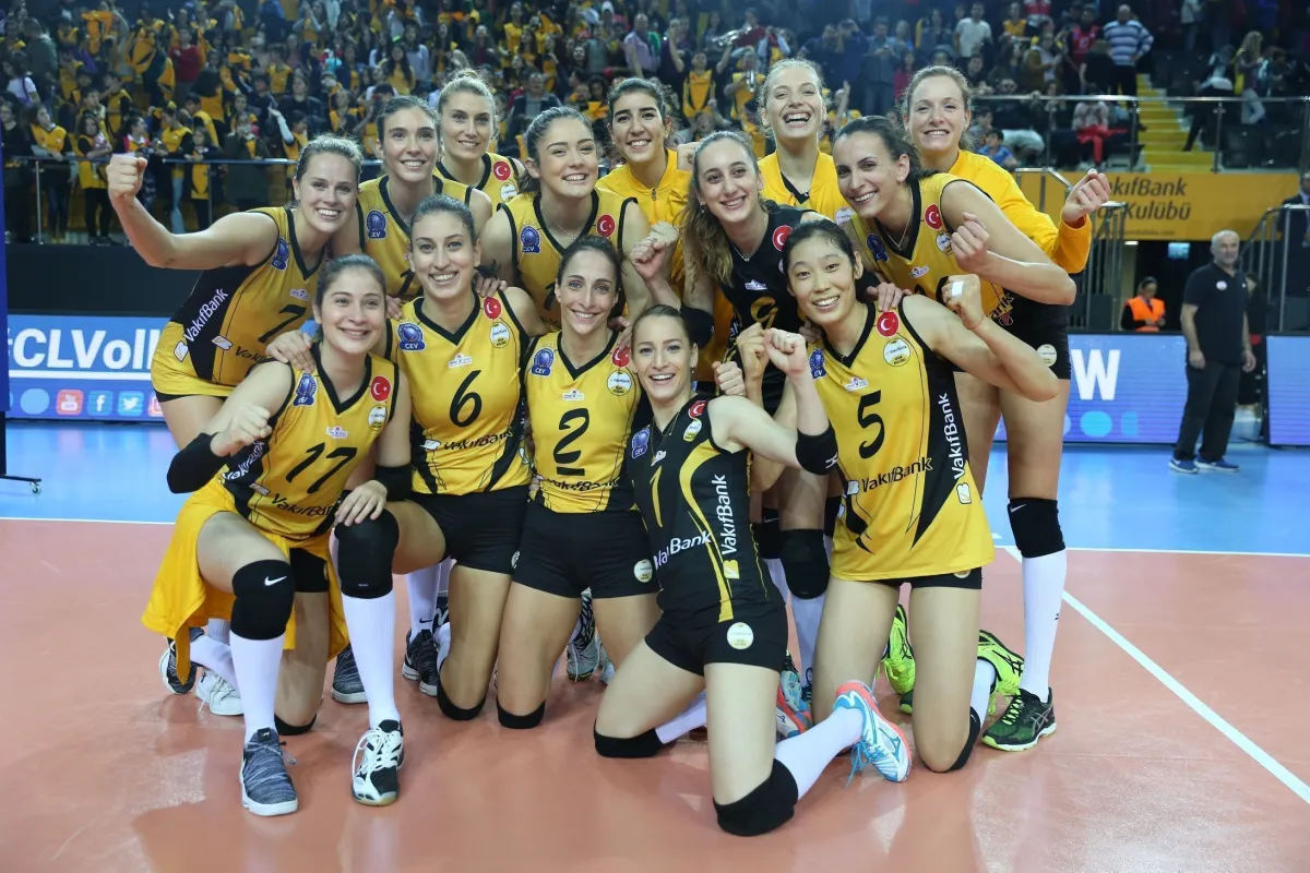 VakıfBank, Şampiyonlar Ligi’ne derbi galibiyetiyle başladı