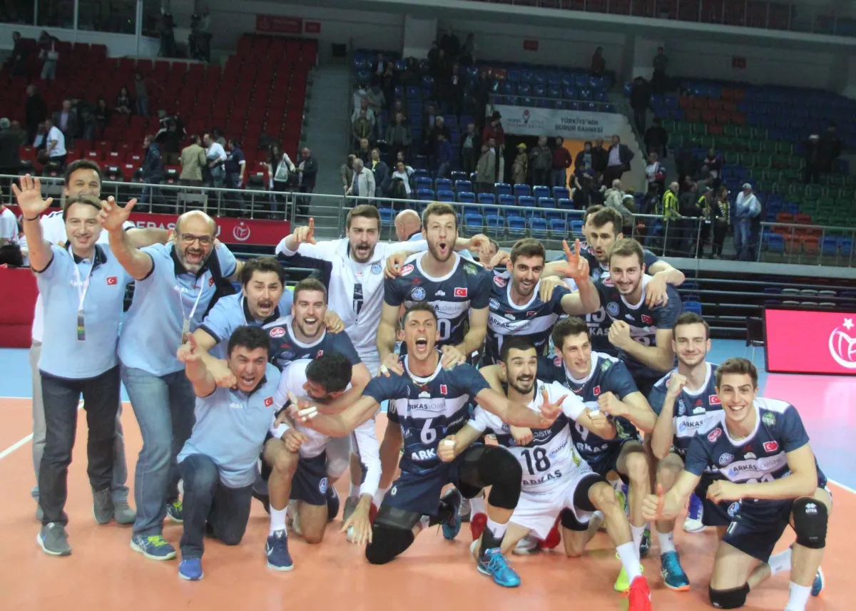 Arkas Spor İtalya’da kritik virajda