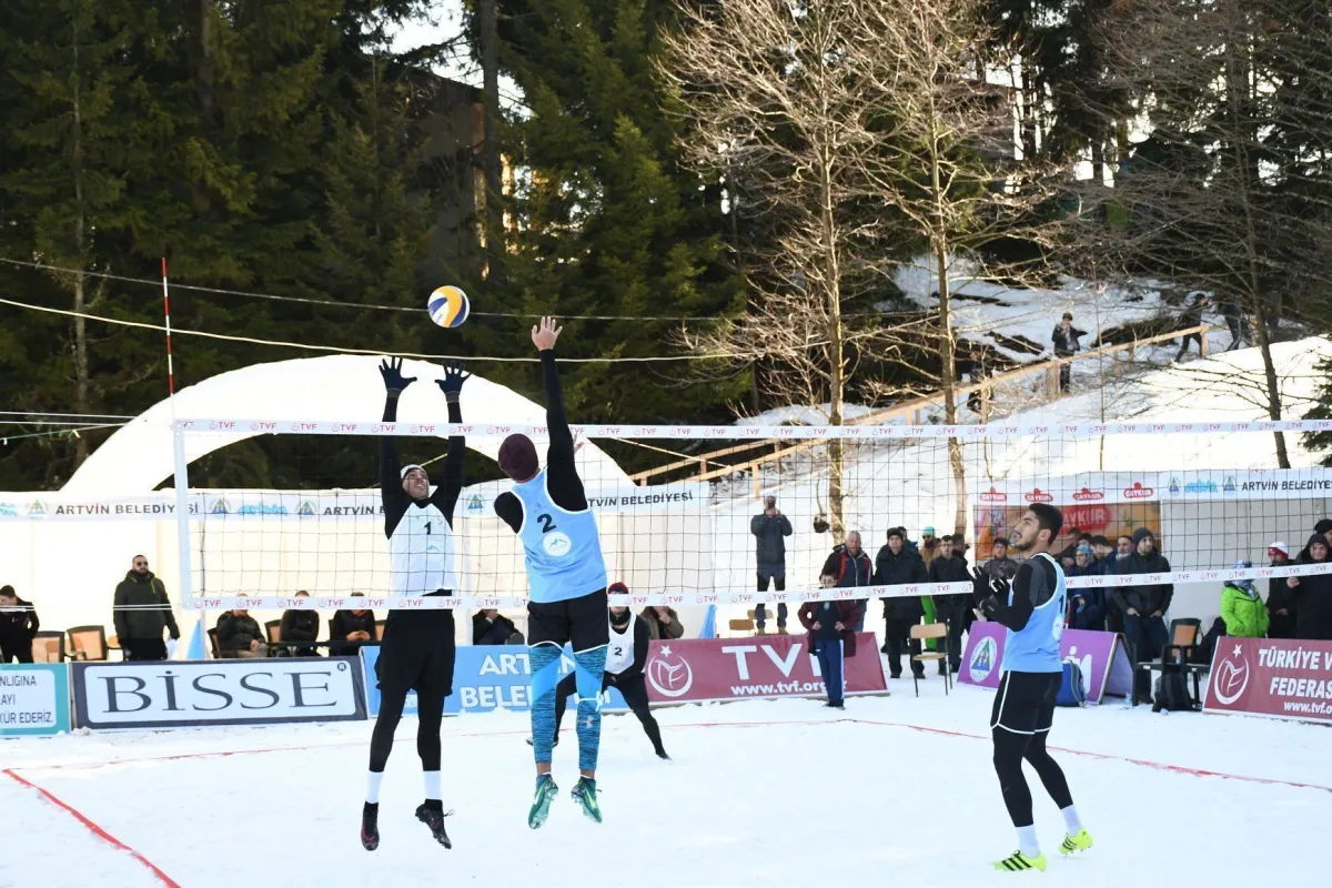 Kar Voleybolu Türkiye Şampiyonası Artvin'de Başladı