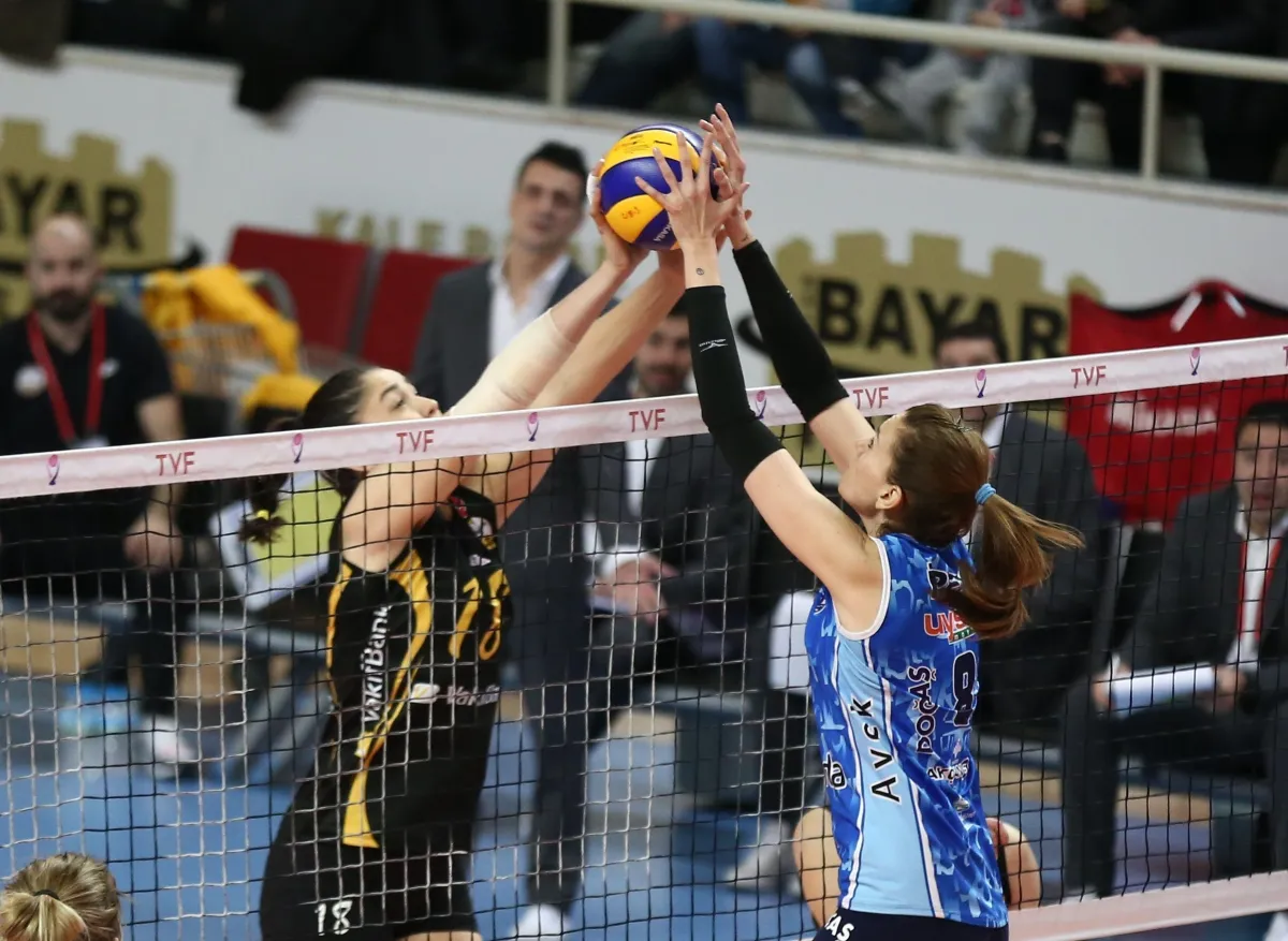 VakıfBank, Çanakkale’den galibiyetle döndü