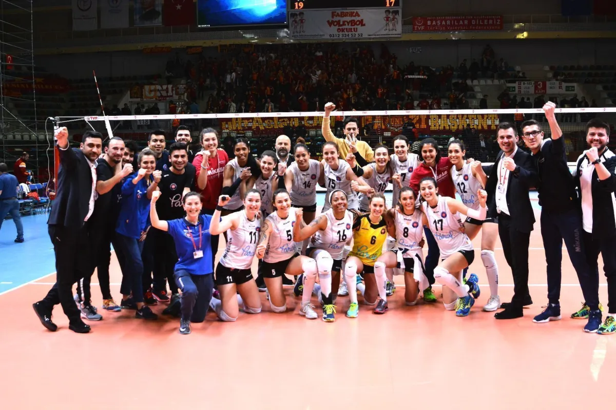 Sultanlar Ligi' Play Off'ta Halkbank, Galatasaray'ı 3-2 Yendi