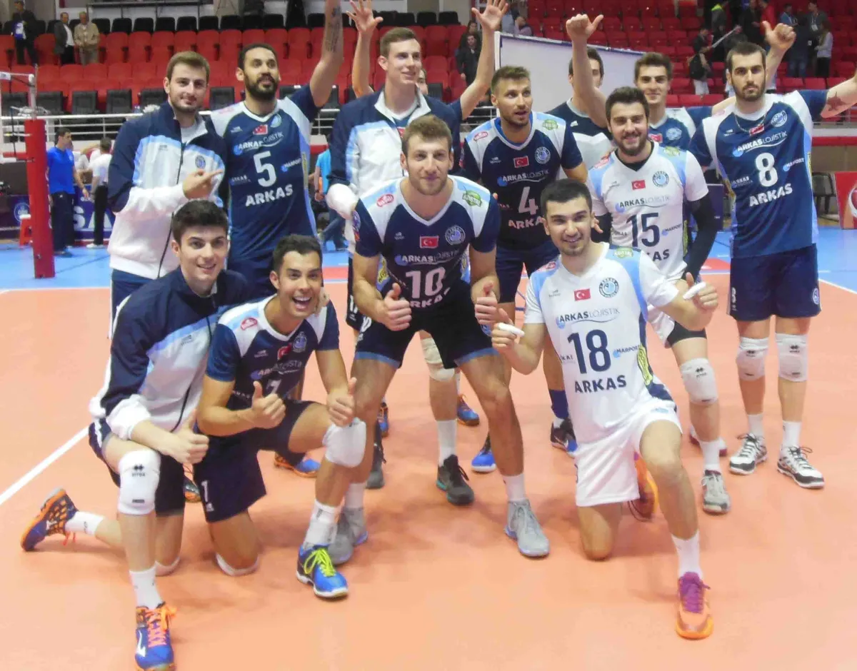 Arkas, Play Off Samsun Etabında Fenerbahçe'yi 3_0 Yenerek Şampiyonluk Umudunu Sürdürdü
