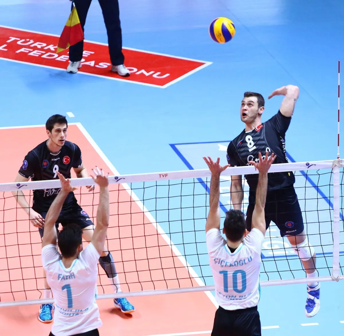 Halkbank Yarı Finalde