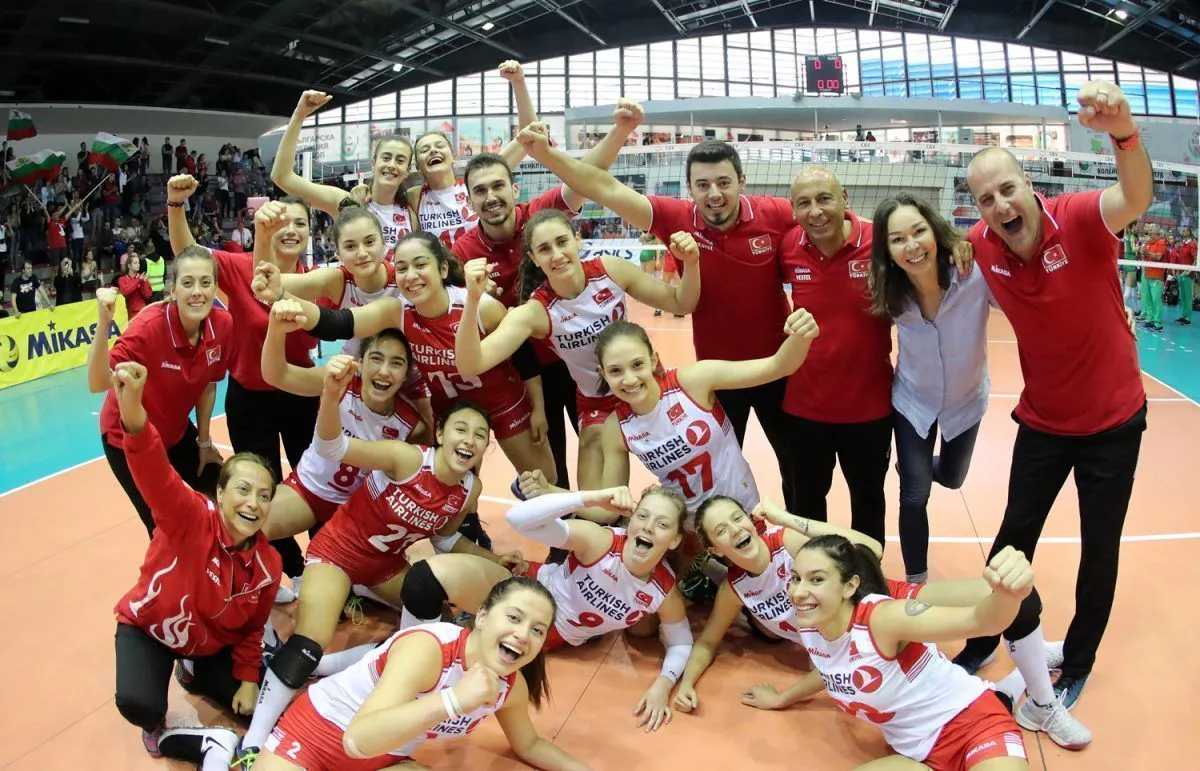 U17 Kız Millilerimiz Bulgaristan'ı Yenip Avrupa Üçüncüsü Oldu