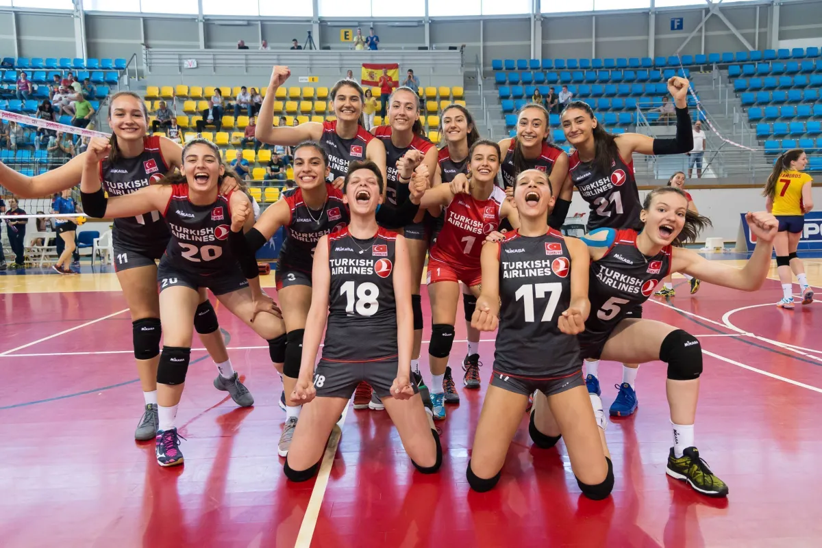 U19 Kız Milli Takımı 3'te 3 Yaptı Arnavutluk'taki Finallere Hak Kazandı
