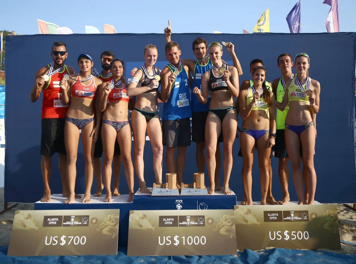 Plajda Erkek ve Kadın Millilerimiz  Final Oynadı ve Gümüş Aldılar