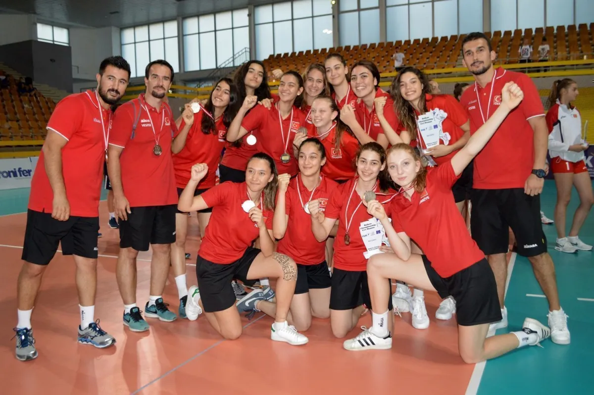 U17 Kızlarda Balkan İkincisiyiz