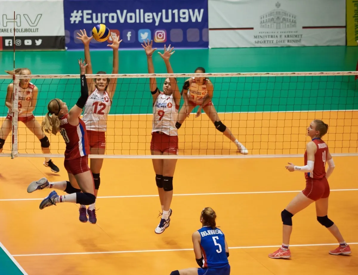 CEV U19 Bayanlar Avrupa Şampiyonası İkinci Maçınnda Slovakya'yı 3-0 Yendik