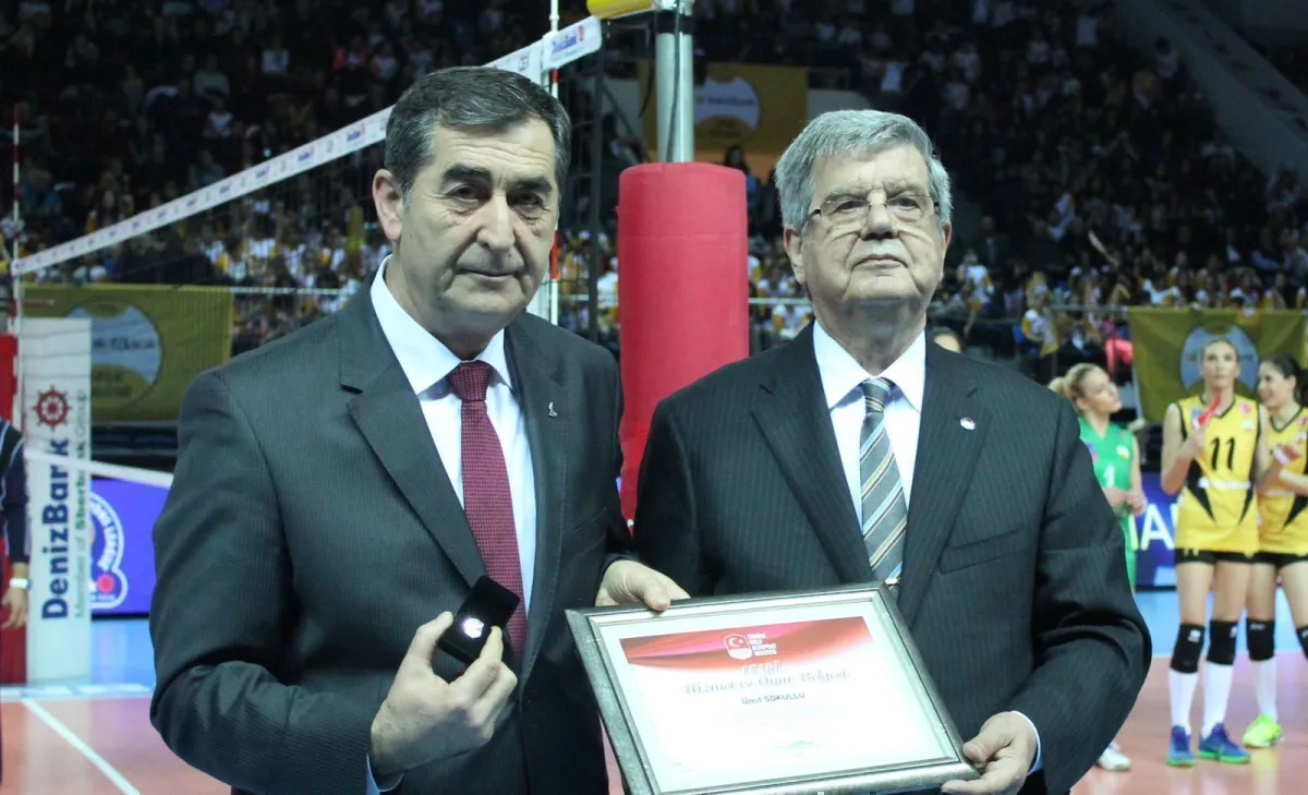 Ümit Sokullu'ya TMOK'tan 15. Yıl Plaketi