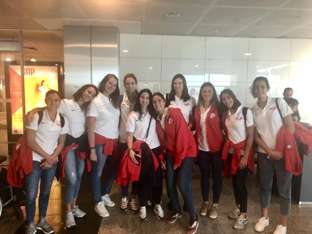 THY Voleybolcuları , Almanya'ya Gitti
