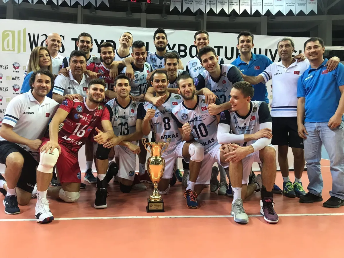 TSYD İzmir Kupası'nda Arkas Şampiyon