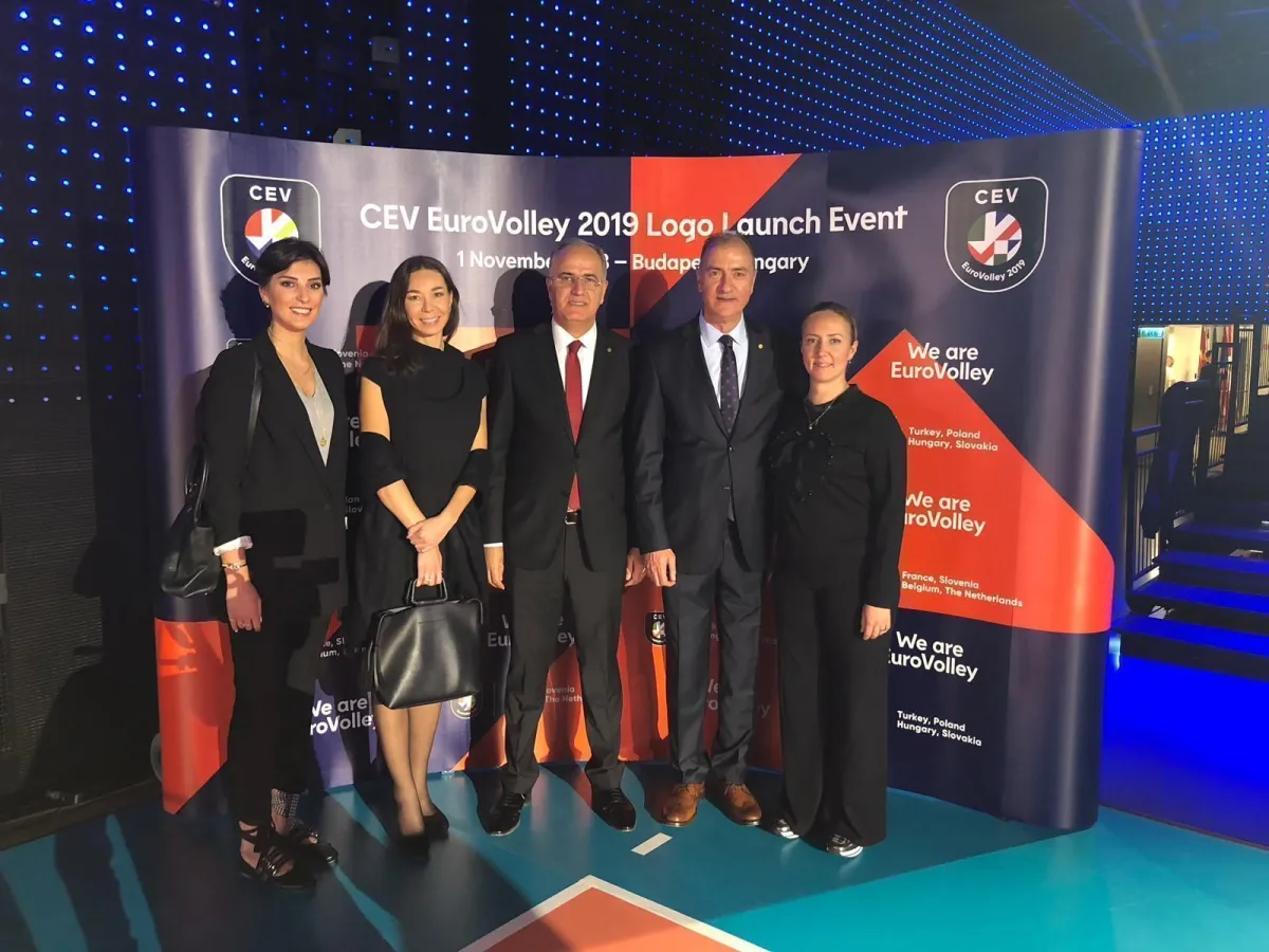 Mehmet Akif Üstündağ, Macaristan’ın başkenti Budapeşte’deki 2019 EuroVolley logo tanıtım lansmanına katıldı.
