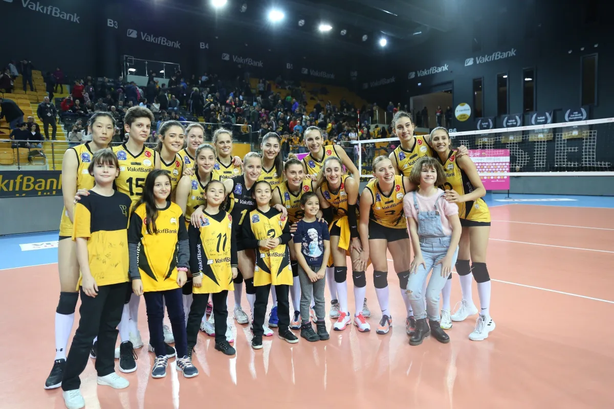 VakıfBank THY 'nı 3-1 Yenerek 9. galibiyetini Aldı