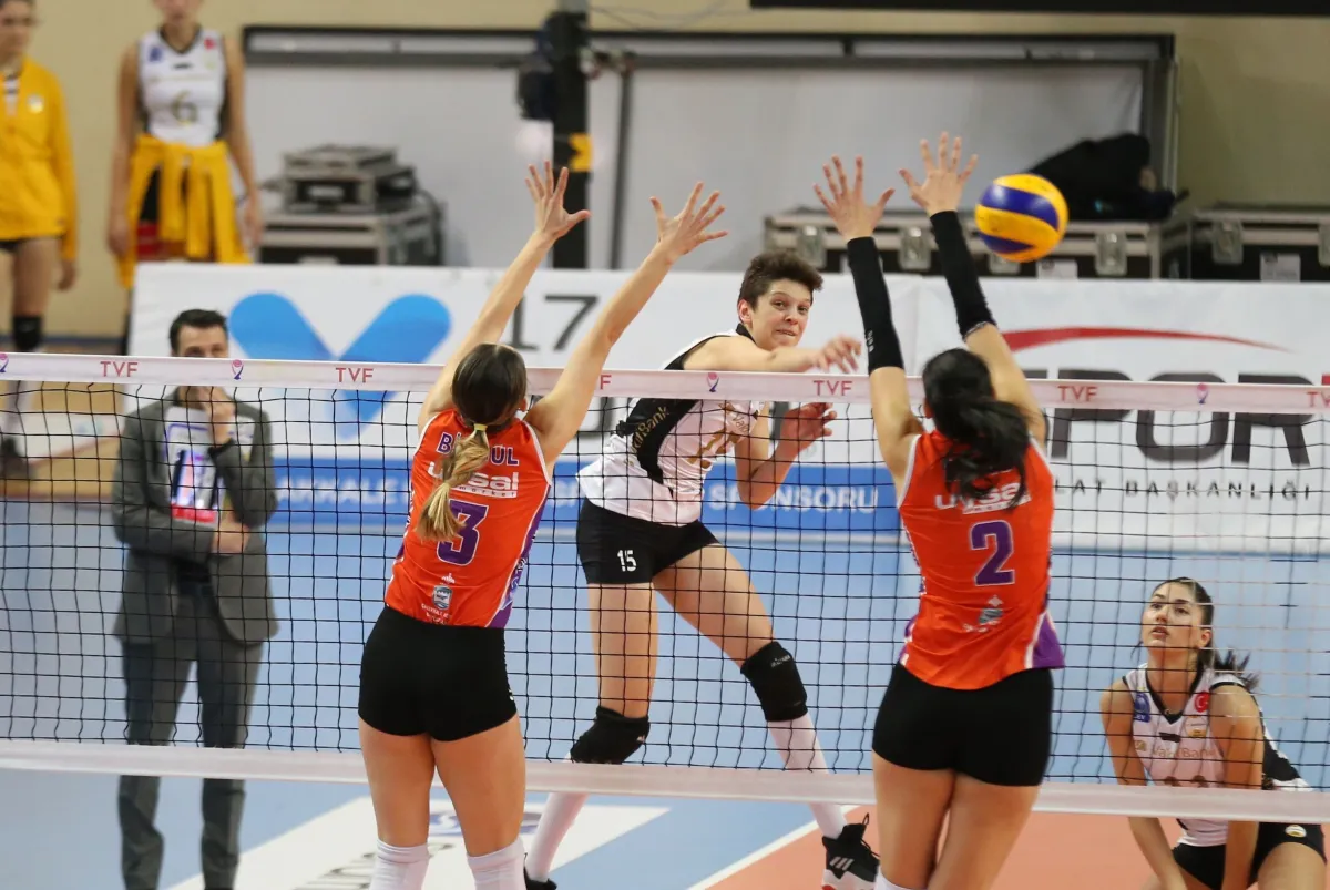 VakıfBank ilk devreyi galibiyetle kapattı