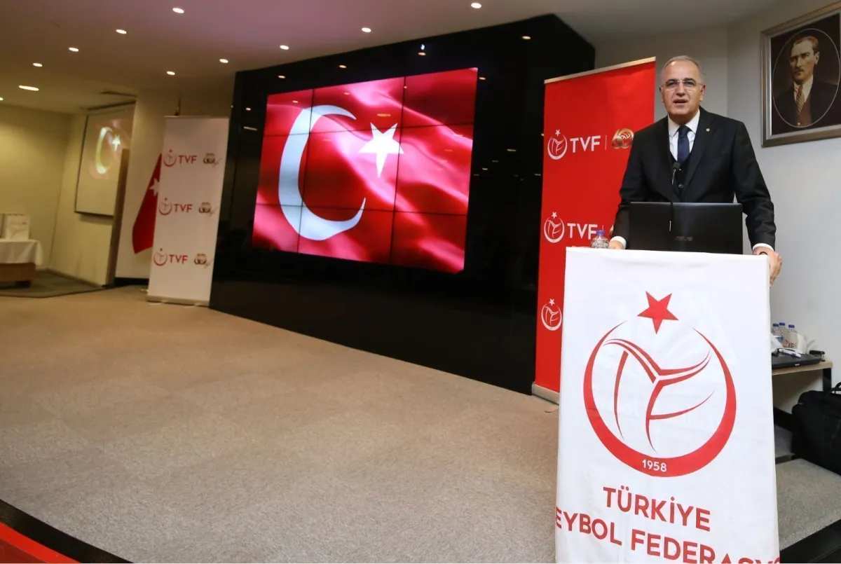 Türkiye Voleybol Federasyonu Mehmet Akif Üstündağ MHGk tarafından yapılan 3. seminerine katıldı