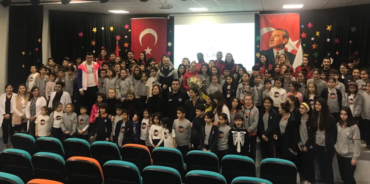 Halkbanklı Bayan Voleybolcular , Bilnet Okulları Yenimahalle Kampüsünde