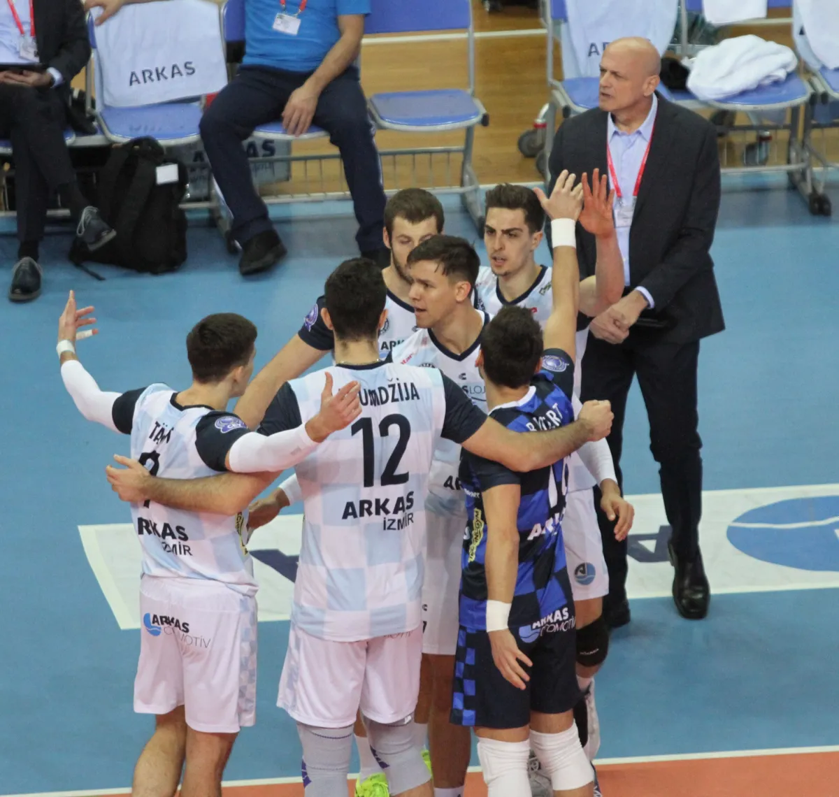 Arkas Spor, Şampiyonlar Ligi'nde son kez taraftarının karşısına çıkıyor