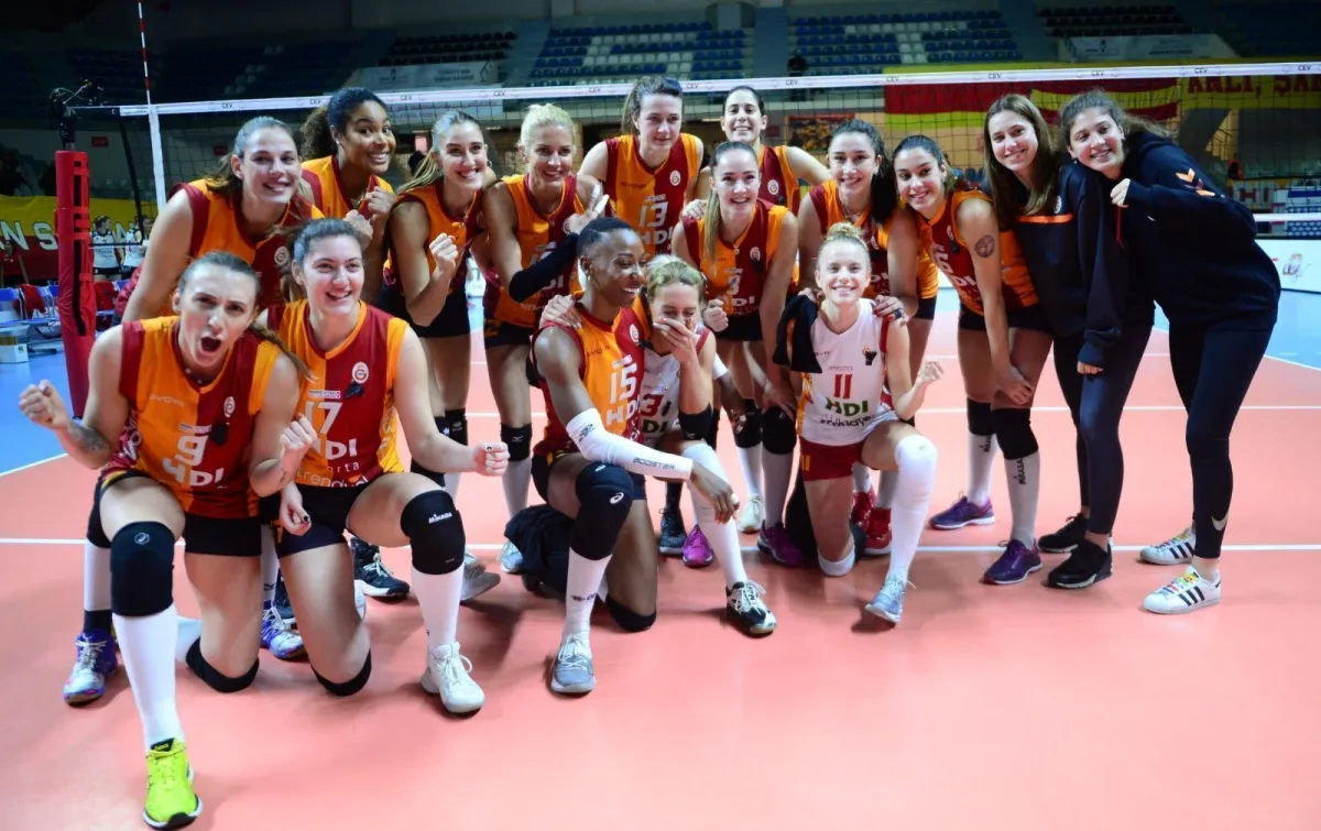 Galatasaray, CEV Cup'ta Rumen Alba Blaj'ı 3-0 Yenerek Bir Adım Öne Geçti