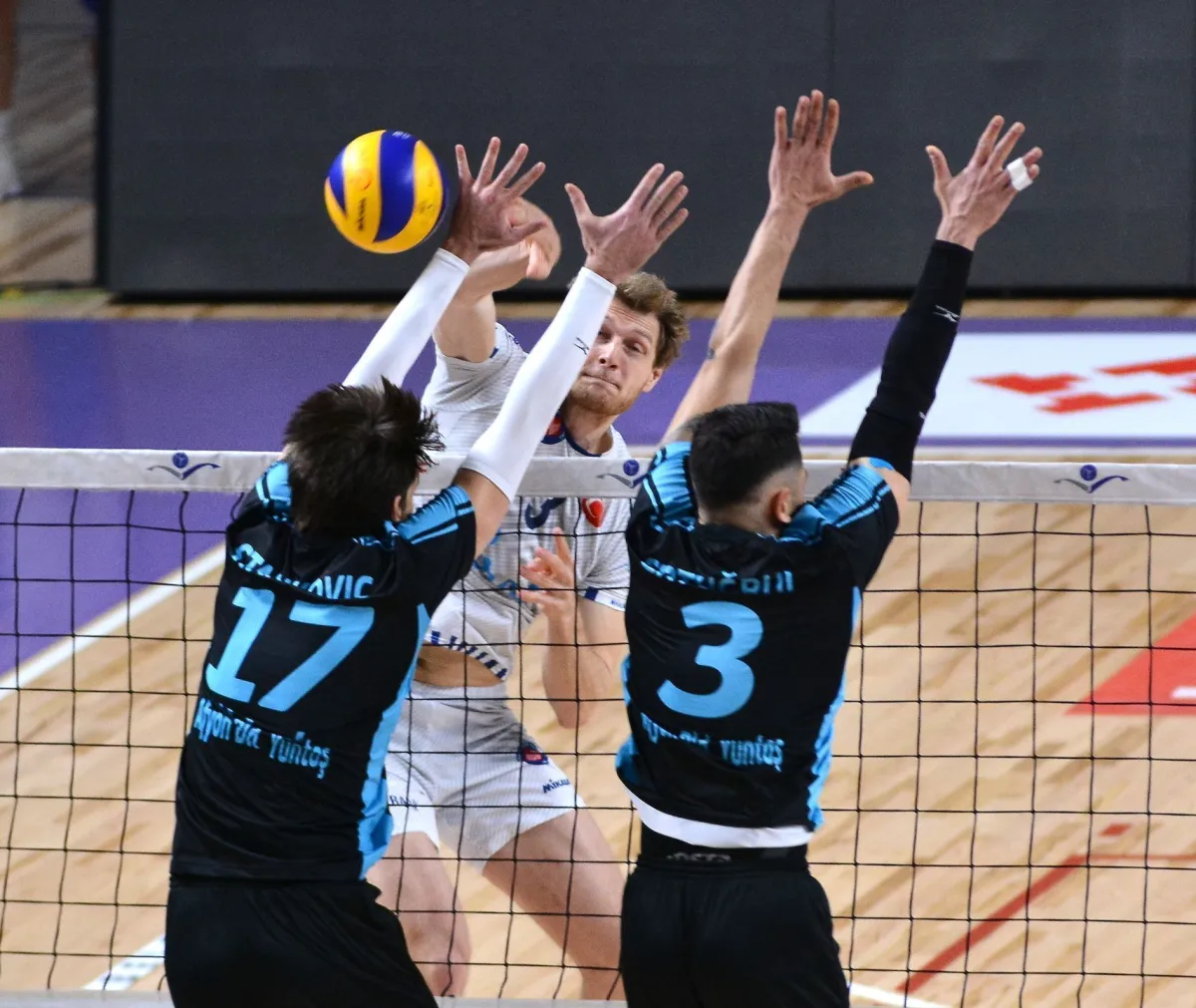 Halkbank Afyon'dan 3 Puanla Dönüyor
