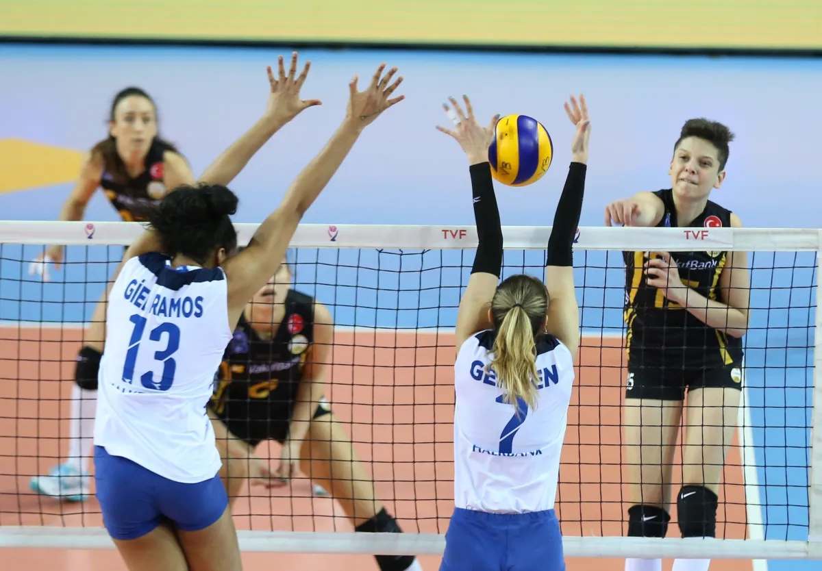 VakıfBank Galibiyet Serisini Halkbank Karşısında da Sürdürdü