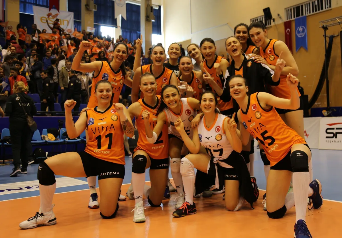 Eczacıbaşı VitrA, Sultanlar Ligi ilk  etabını lider tamamladı