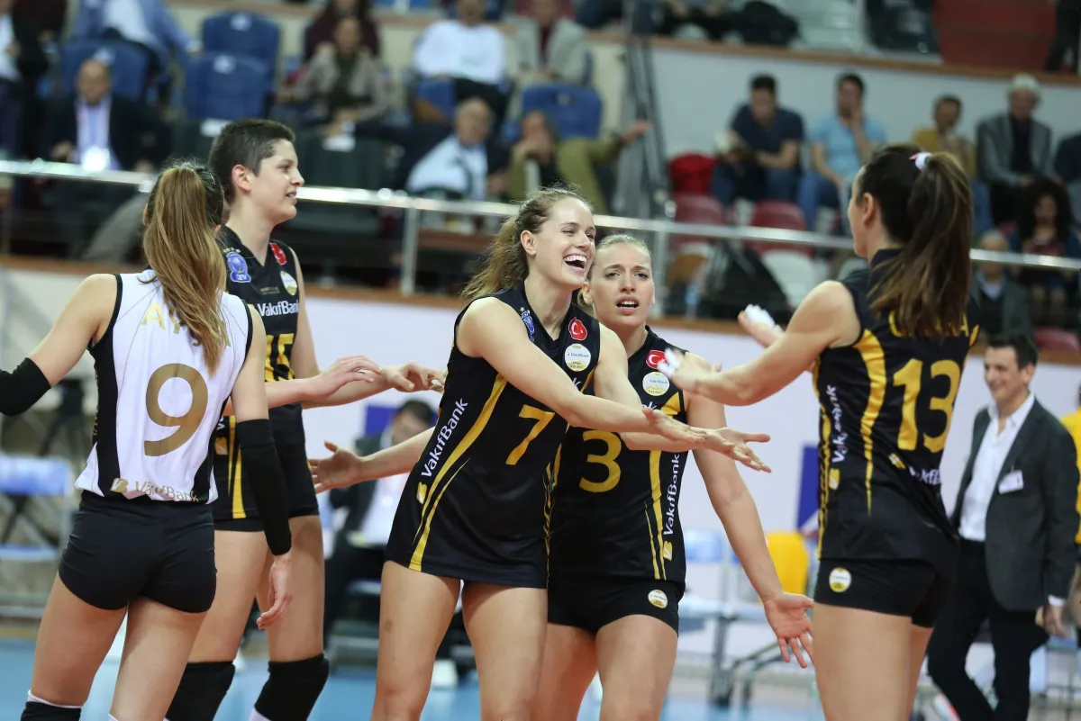 VakıfBank, Kupa Voley'de yarı finalde