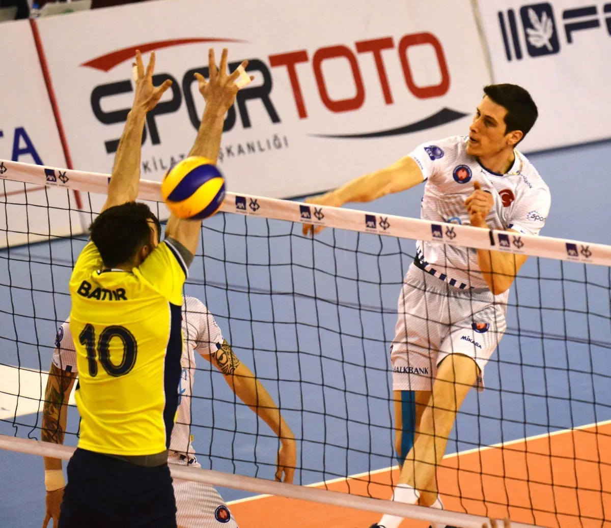 Halkbank'a Yarı Finalde Rakip Fenerbahçe