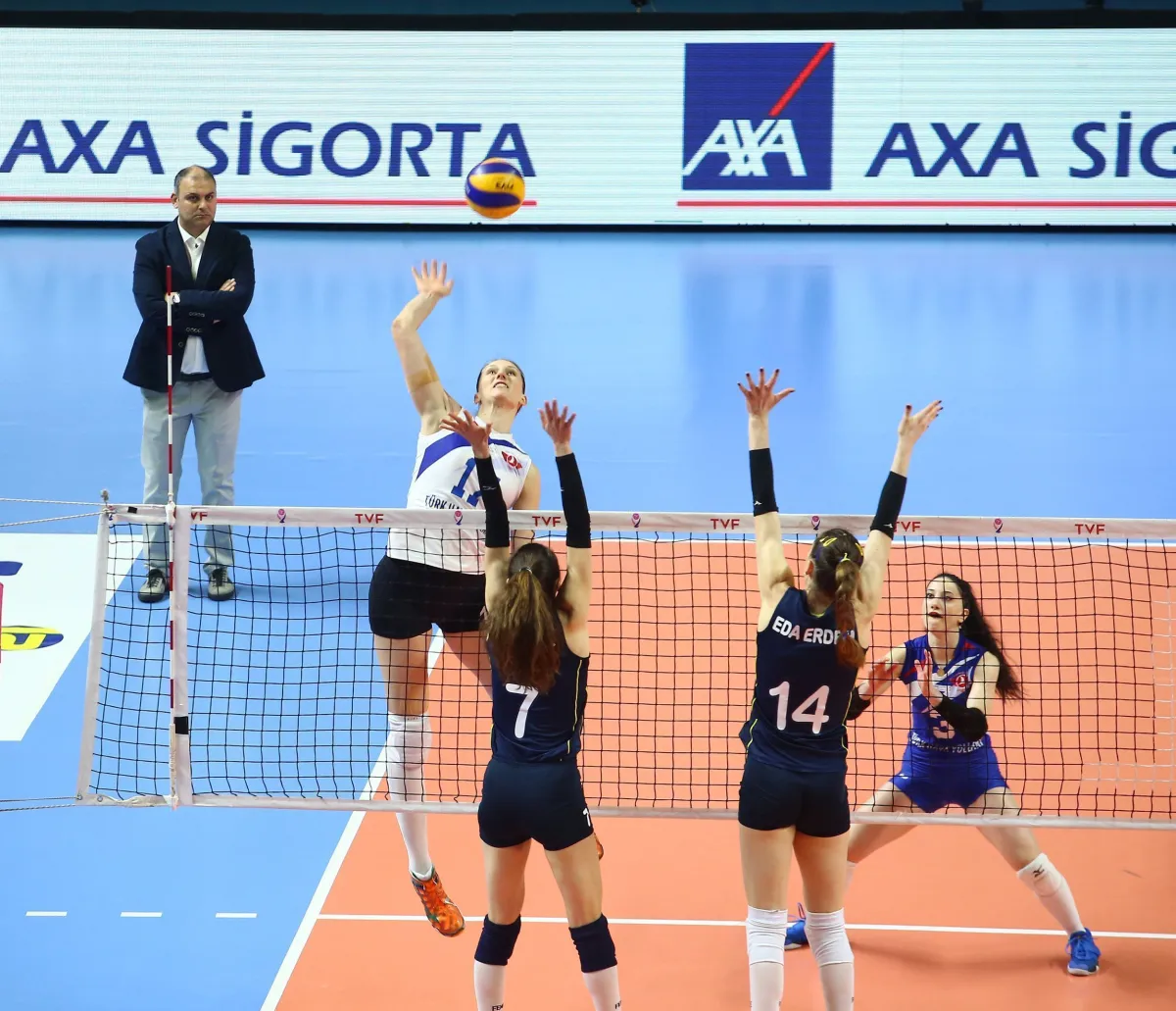 THY'yi 3-0 yenen Fenerbahçe Play Off yarı Finalinde Vakıfbank'ın Rakibi Oldu