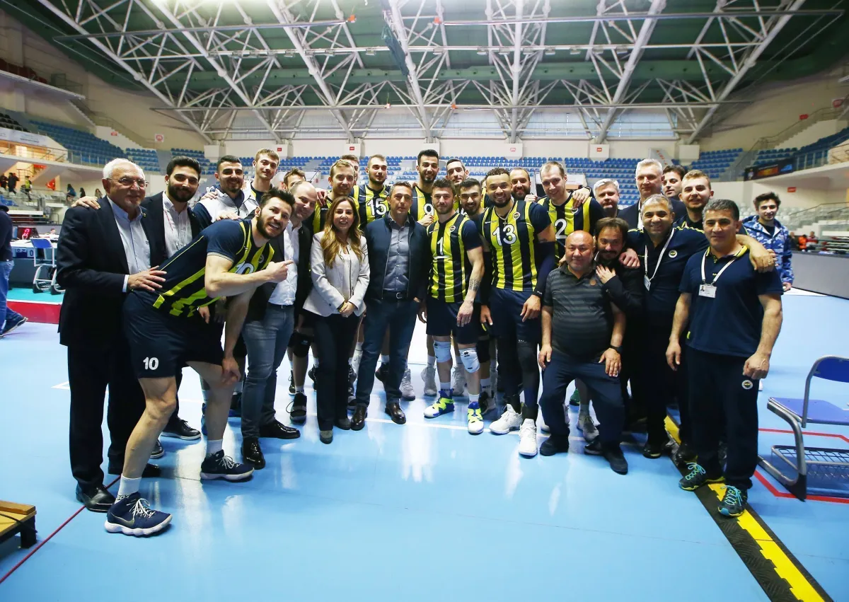 Fednerbahçe Efeler Ligi Finali ilk maçını 3-2 Kazanarak 1-0 Öne Geçti