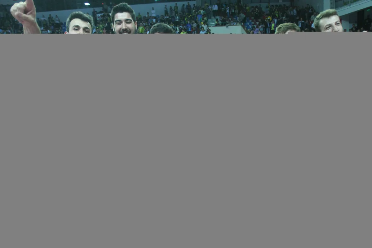 Arkas, Fenerbahçe'ye Yine Şampiyonluk Vizesi vermedi. Seride 2-2 Yaptı.