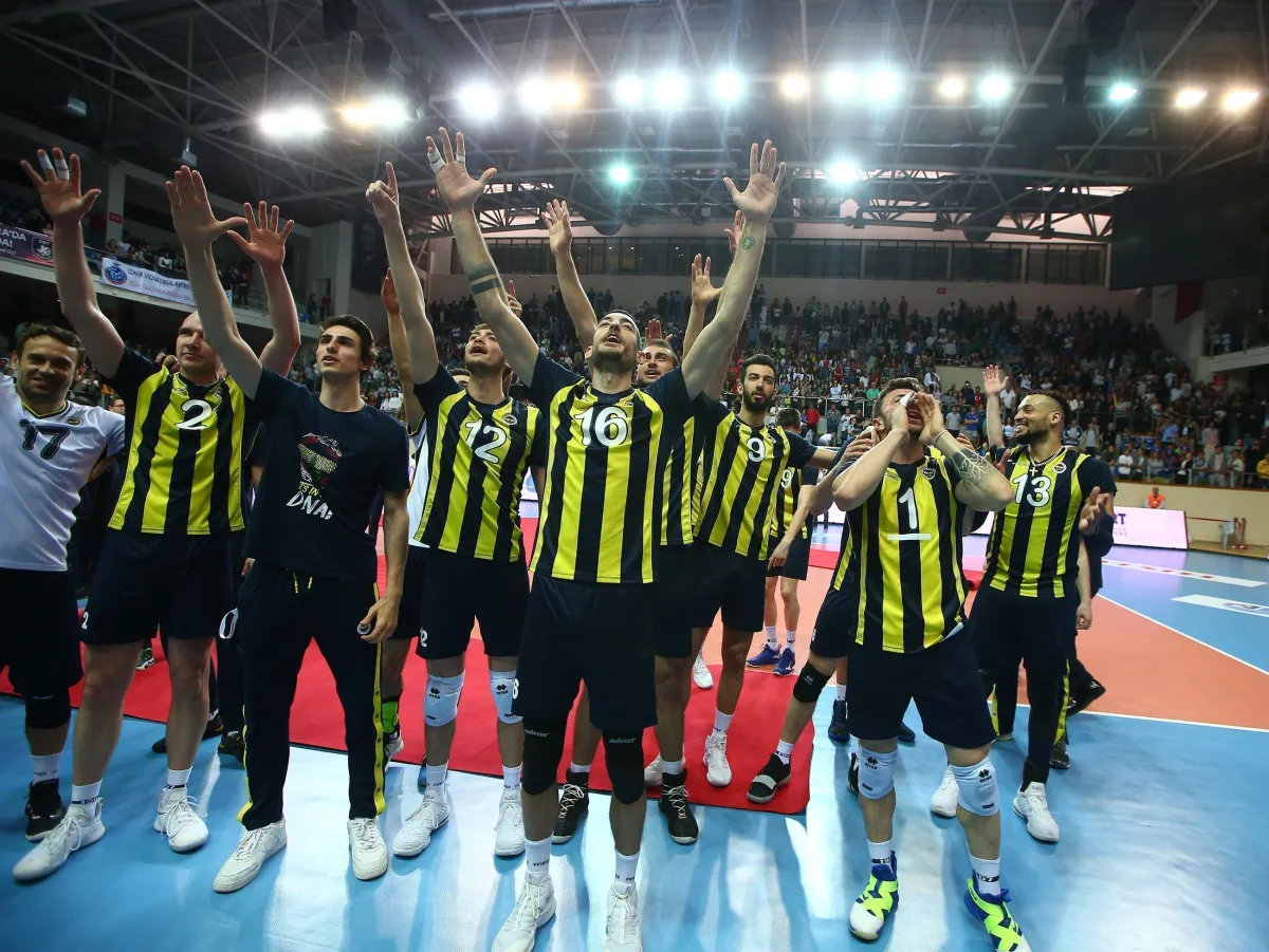 Şampiyon Fenerbahçeli Voleybolcular Konuştular"İnandık Başardık 2 Kupa Kazandık"