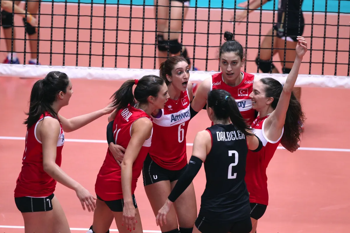 Möntrö Turnuvası'da Tayland'a 3-2 Yenilen Sultanlar Yarı Final'de kaldı