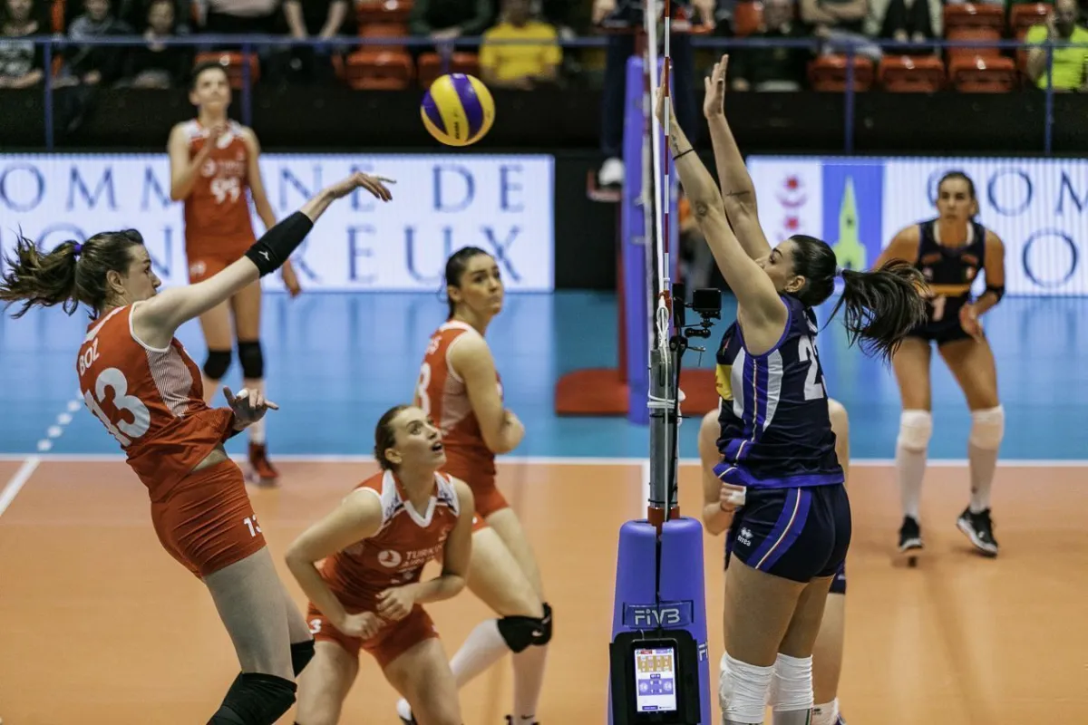 Montrö Turnuvası'nda Sultanlar İtalya karşısında ilk seti aldı Maçı 3-1 Verdi