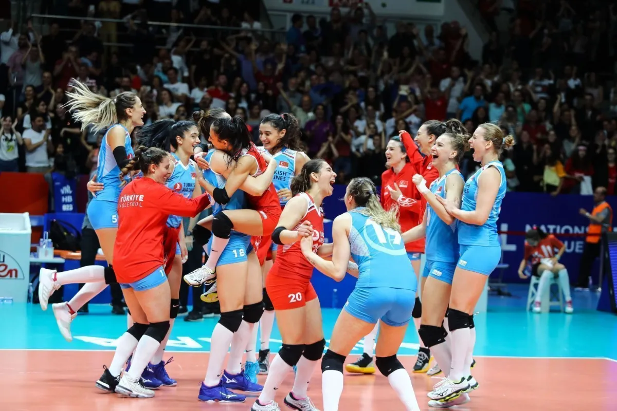 Sultanlar VNL'de 5 Set Sununda Brezilya'yı Bir Kez Daha Yendi