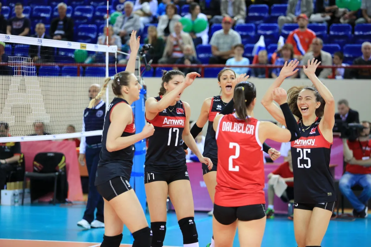 Sultanlar Grand Prix de Belçika'yı 3-0 Mağlup Ederek İyi Başlangıç Yaptı