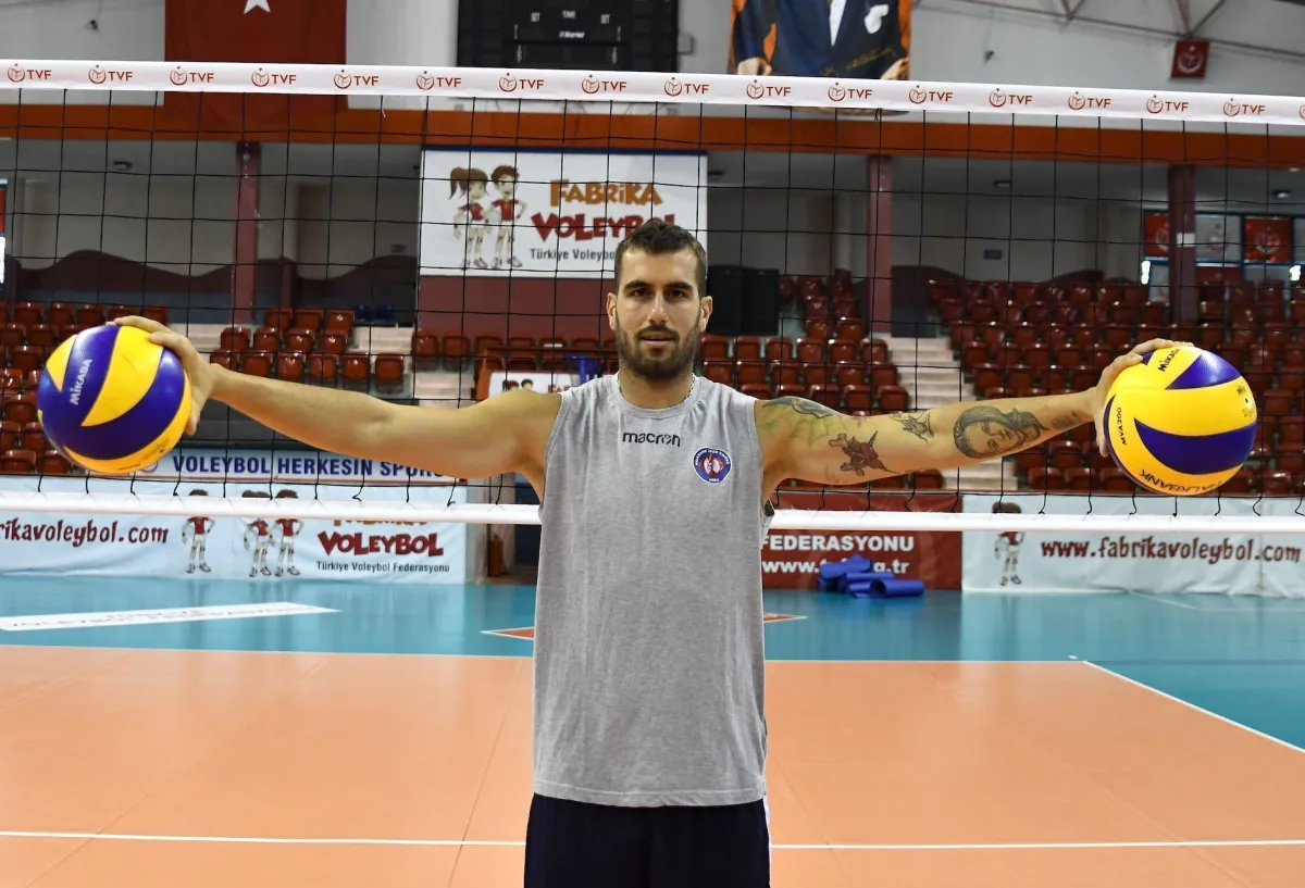 Halkbank'ta Gökhan Gökgöz d İmzayı SAttı