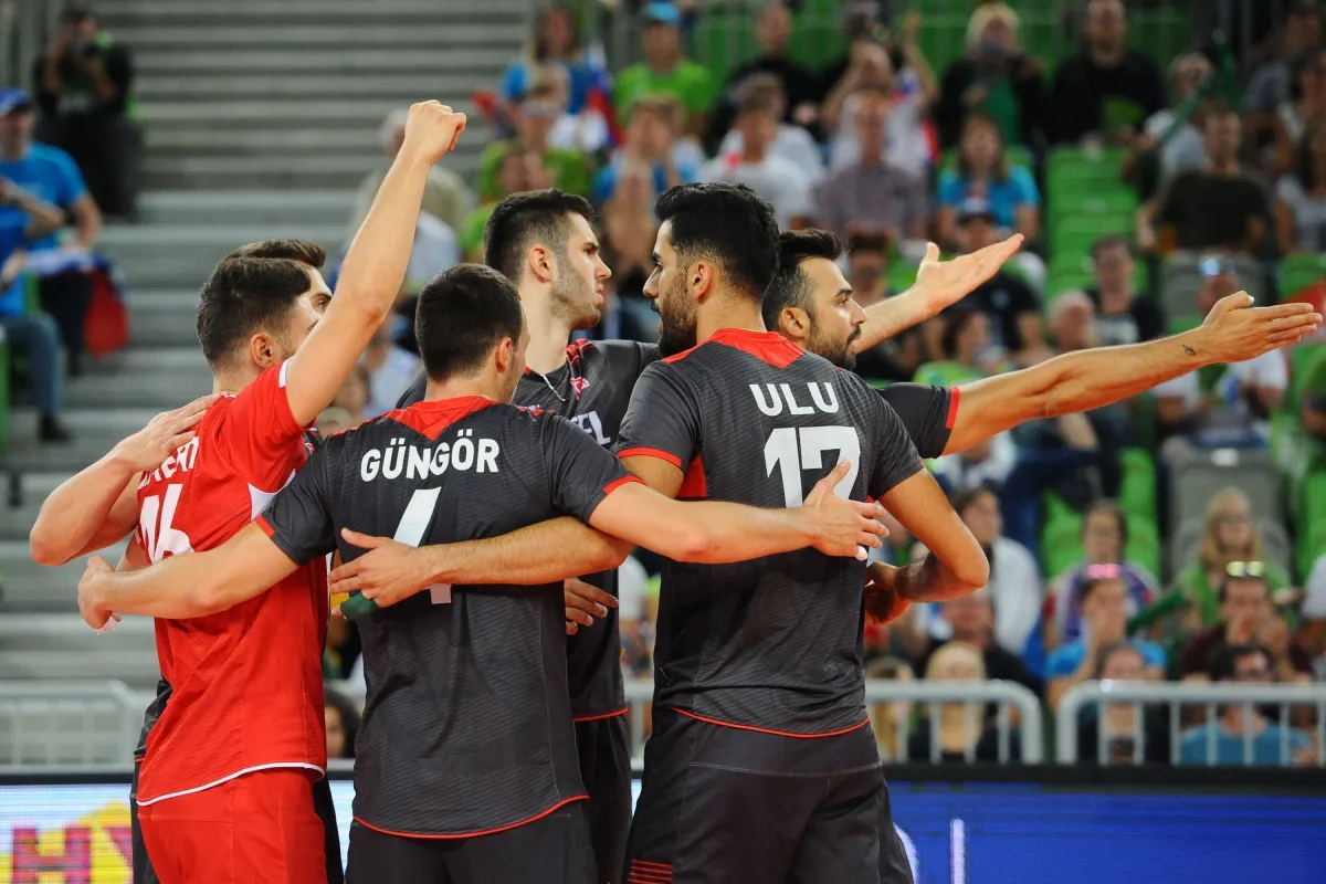 Efeler Slovenya'ya 3-0 Yednilerek 2. Mağlubiyetini Aldı
